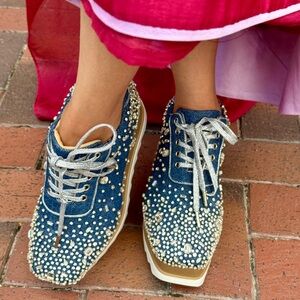 Stunning, blingy denim sneakers 👟💙✨